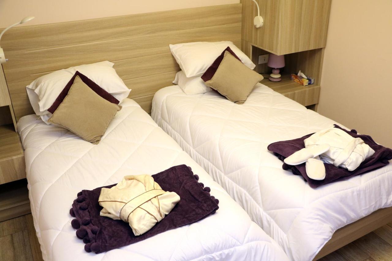ג'ונייה Hotello Guest Suites מראה חיצוני תמונה